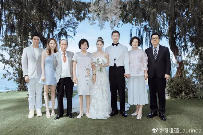 張一山曬與竇驍何超蓮婚禮合影,與陳柏霖等見證最美好的愛情
