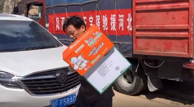 王寶強再次為災區行動:呼籲更多明星加入抗災隊伍,大家共渡難關