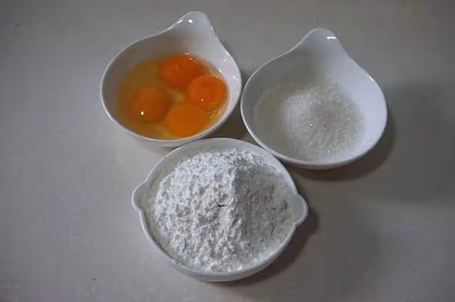 以後麵粉就這樣做,加4個雞蛋,比麻花還好吃!