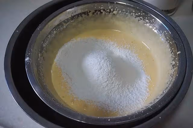 以後麵粉就這樣做,加4個雞蛋,比麻花還好吃!