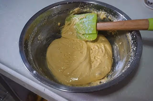 以後麵粉就這樣做,加4個雞蛋,比麻花還好吃!