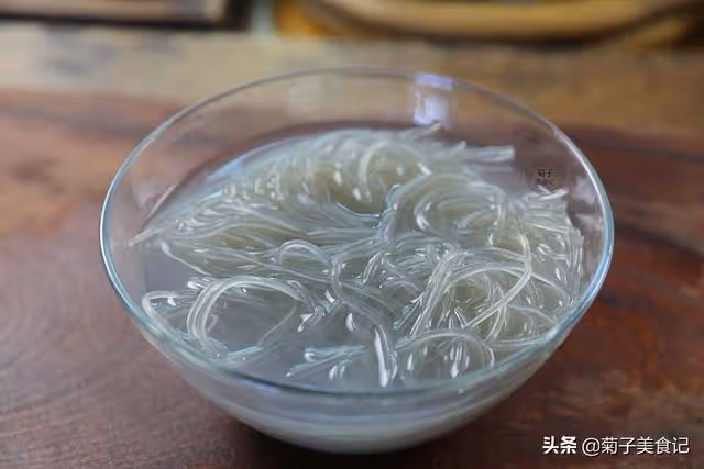 粉絲這樣炒,又嫩又香,比蛋炒飯還簡單,一學就會!