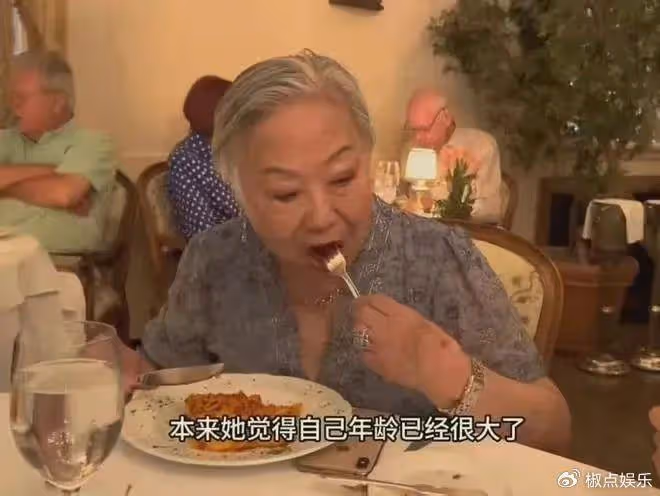 57歲老演員三代人定居美國：高調炫耀奢華生活，聲稱我奮鬥我享受