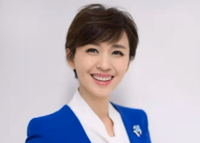 46歲主持人歐陽夏丹否認離婚!稱自己一直單身,仍在等對的人
