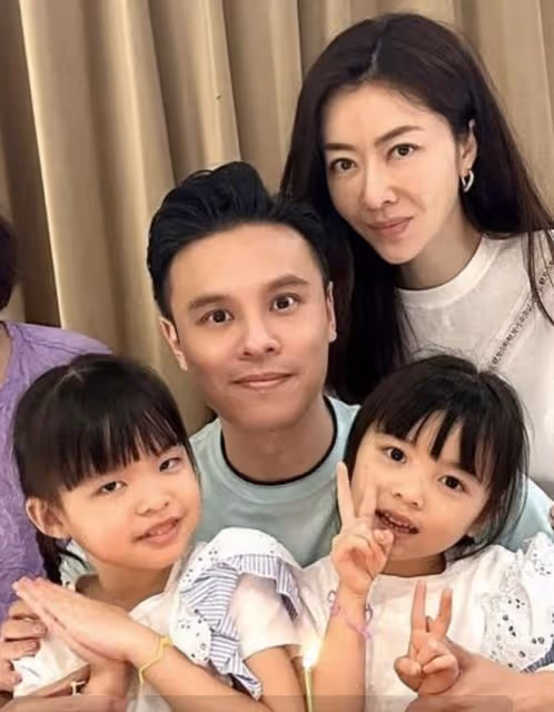 熊黛林老公曬全家福慶生,懷抱雙胞胎女兒,熊黛林與婆婆和睦同框