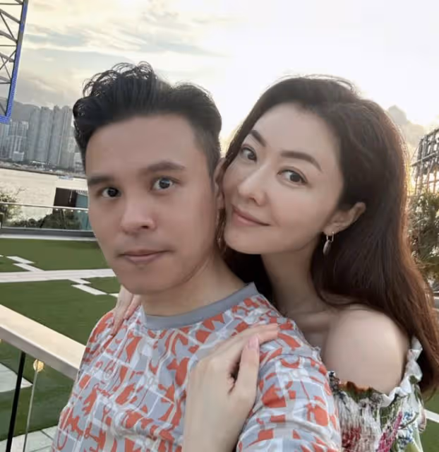 熊黛林老公曬全家福慶生,懷抱雙胞胎女兒,熊黛林與婆婆和睦同框