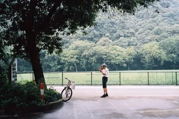 暑假和老伴去旅遊，偶遇兒子和親家母后，我做了一個狠心的決定