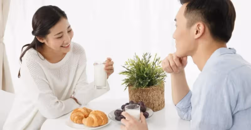 女友問我父母退休金多少，我隨口說1200，隔天女友打電話：分手吧