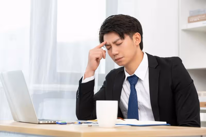 女友問我父母退休金多少，我隨口說1200，隔天女友打電話：分手吧