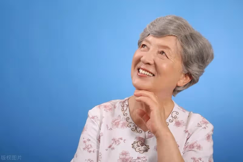 我55歲,兒子離婚,我讓兒媳選房和車,孫子給我,如今都誇我睿智
