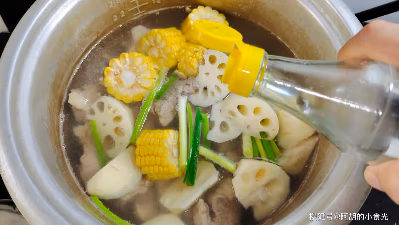 入秋後，排骨和它配絕了！不愧是「秋補第一碗湯」，香而不膩，煲一次、愛一次