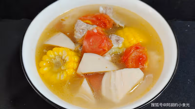 入秋後,排骨和它配絕了!不愧是「秋補第一碗湯」,香而不膩,煲一次、愛一次