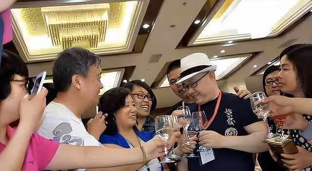 和刀郎做朋友是什麼體驗?譚詠麟回答很實在,曾毅的話全場爆笑