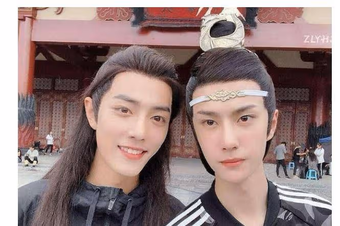 王一博曾被網友吐槽是冰塊臉,用實際行動告訴我們他也可以很man