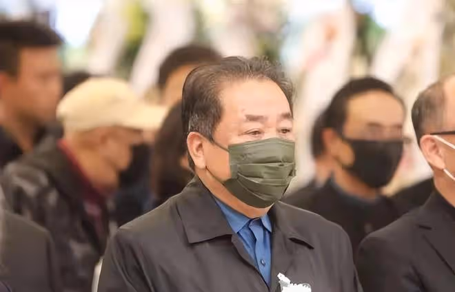 李建華遺體告別儀式:德雲社弟子無人到場,蔡明鞏漢林淚灑現場