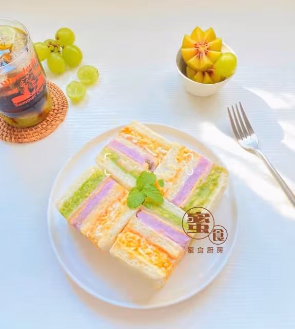 高顏值低脂早餐😋七彩彩色💕‼️#牛油果雞蛋沙拉三明治#‼️