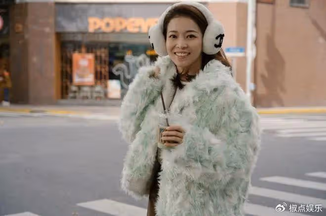 她是東方衛視名嘴,離婚後給兒子當媽又當爹,如今兒子是她的驕傲