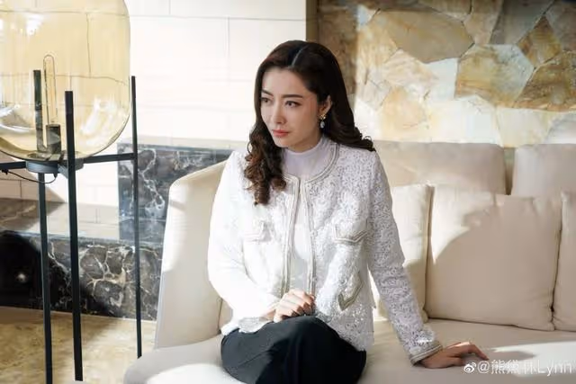 為富豪老公慶生!熊黛林曬甜蜜合照,雙胞胎女兒被指越長越不像