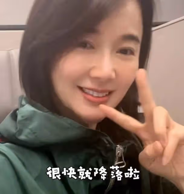左小青攜女出國度假!包遊艇玩吃大餐很愜意,已跟大20歲富豪離婚