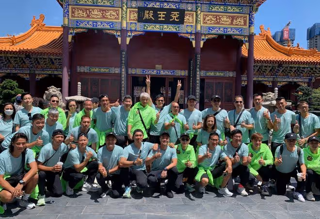 香港明星足球隊戰平貴州聯隊!陳百祥獲最佳運動員,賽後卻道歉