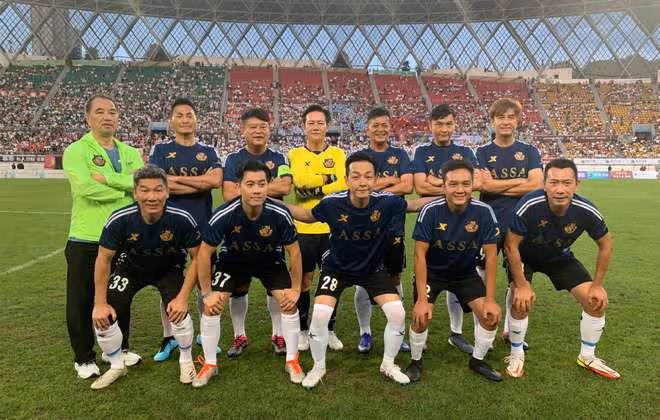 香港明星足球隊戰平貴州聯隊!陳百祥獲最佳運動員,賽後卻道歉