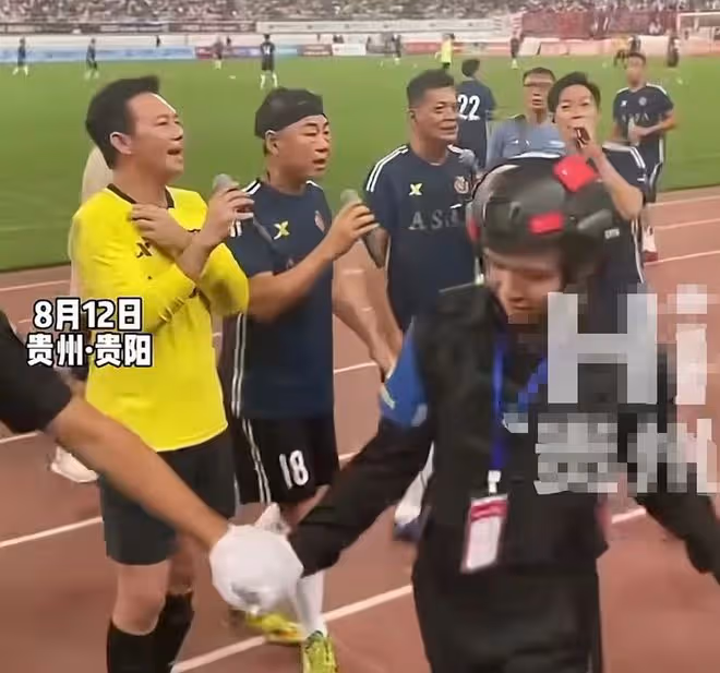 香港明星足球隊戰平貴州聯隊!陳百祥獲最佳運動員,賽後卻道歉