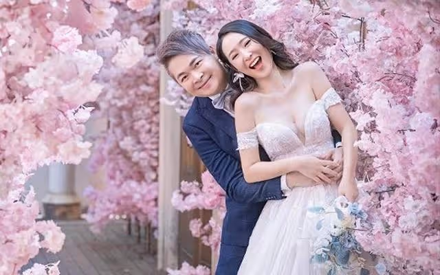 恭喜！TVB知名女星今日大婚，全身戴滿金器風光出嫁