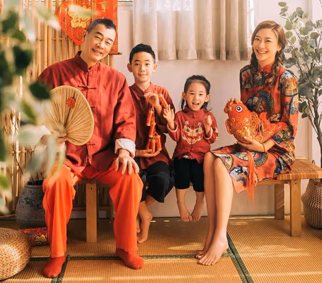 應采兒母子出國度假!穿泳衣秀完美身材,10歲長子越來越像陳小春