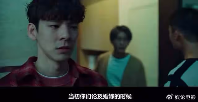 這部電影更像預言，炎亞綸本色出演渣男，兩次被暴揍比現實解恨