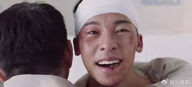 這部電影更像預言，炎亞綸本色出演渣男，兩次被暴揍比現實解恨
