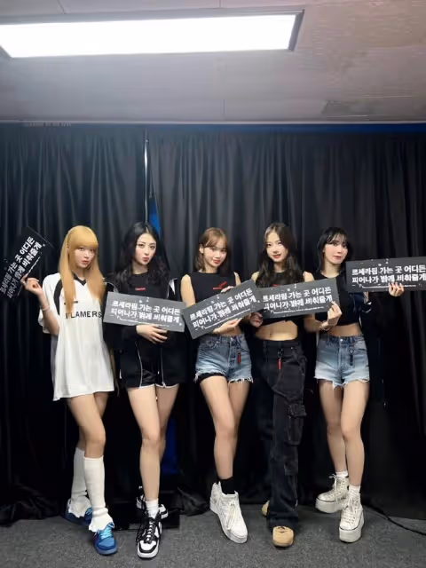 演唱會上,女團成員們做摔倒特技,她摔倒的姿勢,讓網友們擔心