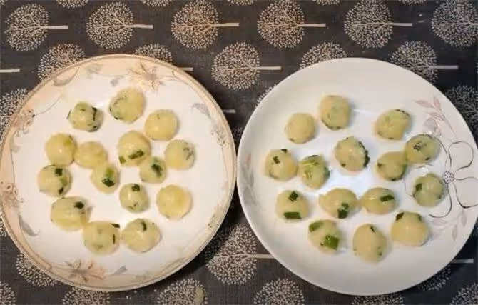 土豆不要炒著吃了,試試這種新鮮做法,咬一口滿嘴香,比肉都好吃