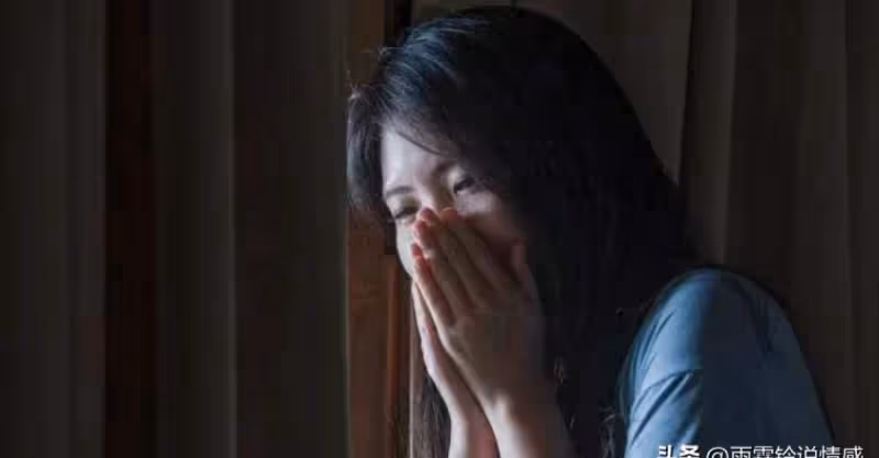 懷孕後，彩禮被男友從28萬變0，本想妥協，母親三連問我果斷放棄