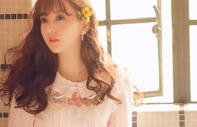 方媛當街調笑郭富城太甜蜜,近照模樣大變認不出,神似Angelababy