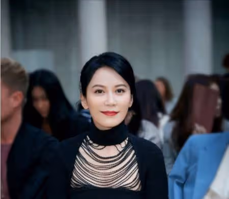 一個越老越美的女人:俞飛鴻,如今50歲,氣質依舊,百看不厭