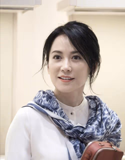 一個越老越美的女人:俞飛鴻,如今50歲,氣質依舊,百看不厭