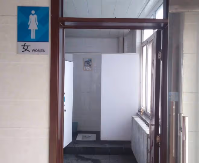 21年，江西女孩在女廁遇歹徒，被挾持時：我給你1千，你去嫖娼