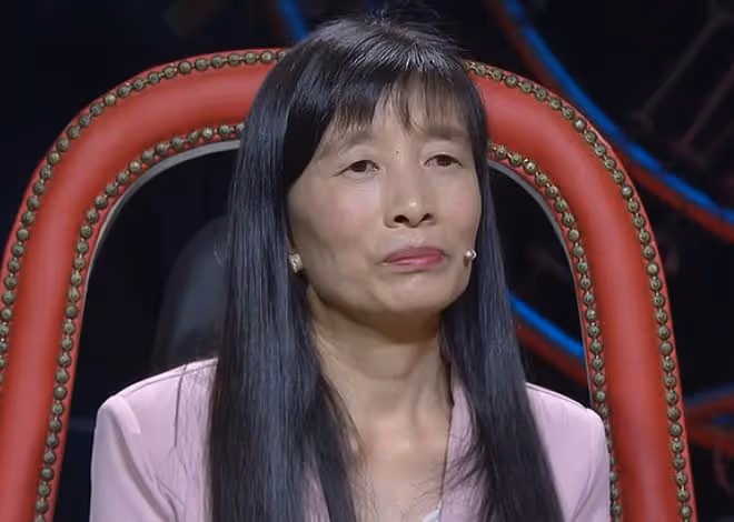 2021年,湖北女子癱瘓後被丈夫拋棄,閨蜜把她介紹給了親生兒子