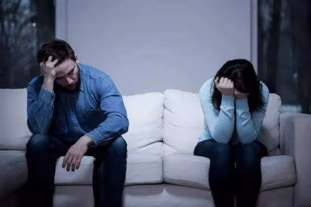 2017年因不孕被前夫拋棄的女子,再婚生下雙胞胎,如今過得如何?