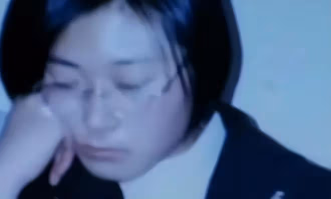 回顧父母背債送女兒出國,女兒成才後失聯17年,癌症父母含恨而終