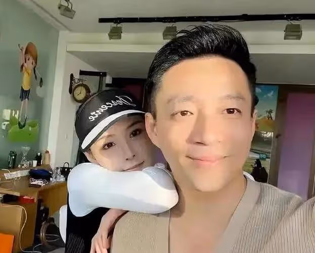 汪小菲太難了,剛被前妻大S起訴,現任女友和前女友又撕了起來