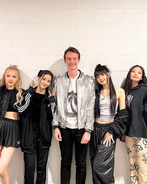 YG公司回應了LISA的戀愛傳聞!