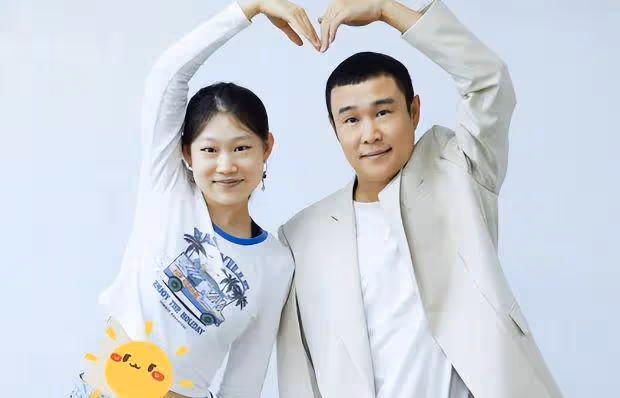 小瀋陽父女現身演唱會,17歲沈佳潤近照驚艷,高級臉長相似花木蘭