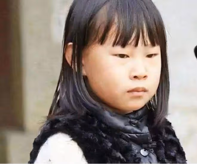小瀋陽父女現身演唱會,17歲沈佳潤近照驚艷,高級臉長相似花木蘭