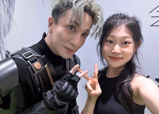 小瀋陽父女現身演唱會,17歲沈佳潤近照驚艷,高級臉長相似花木蘭