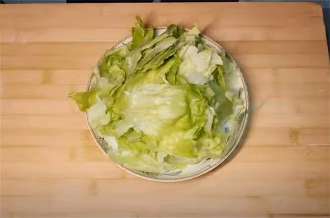生菜換種新做法,好吃又開胃,簡單易學,1塊錢解決全家人午餐