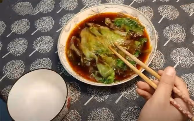 生菜換種新做法,好吃又開胃,簡單易學,1塊錢解決全家人午餐