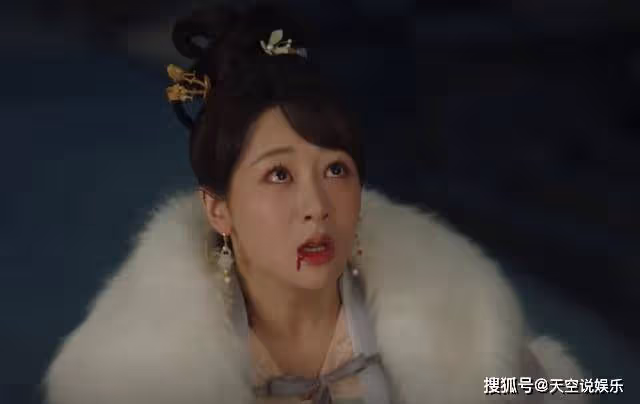 《長相思》相柳死前逼小夭放血,卻是為了救回塗山璟,二人決裂