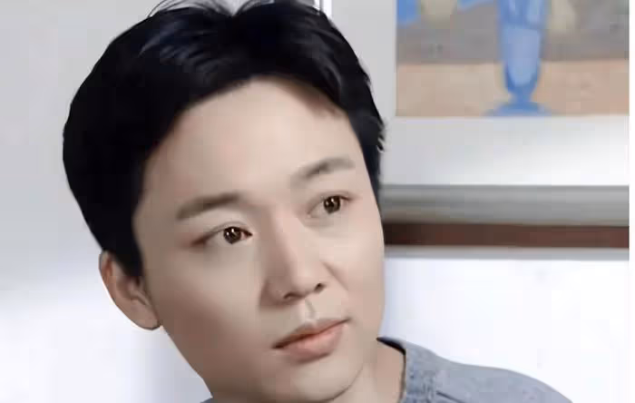 他一婚凈身出戶,40歲帶兒子再婚,53歲當渣男卻贏得滿堂彩,憑啥
