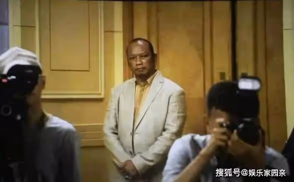 《孤注一擲》在哪拍的？阿才是臥底嗎？結局那個男的是大boss嗎？